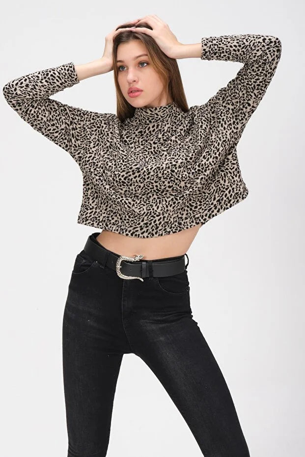 PUNKY CAT Kadın Kare Dikiş Detaylı Dik Yaka Bluz - BZ001